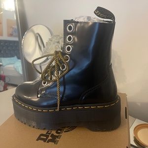 Jadon Max Platform Dr. Martens